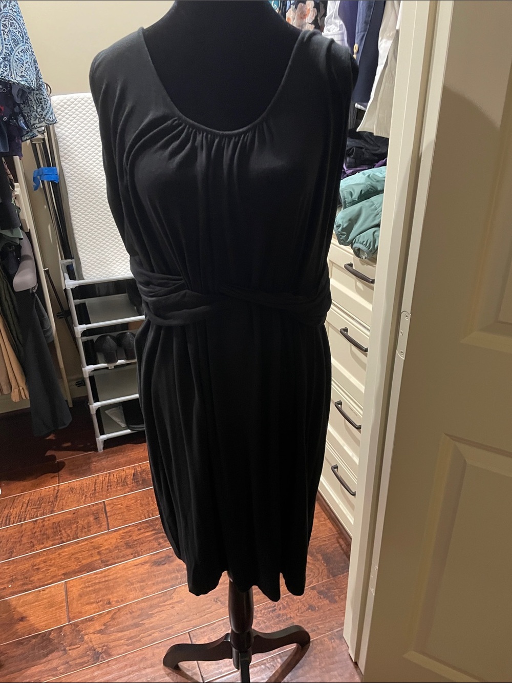 Black Tommy Bahama (L) Sleeveless Twist-Waist Dress